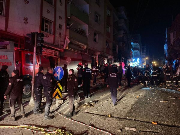 Gaziantep'te Faciadan Dönülmüş! Gaziantep’te, lokantadaki tüpler patlamıştı,...Patlamanın Bilançosu Gün Ağarınca Ortaya Çıktı...